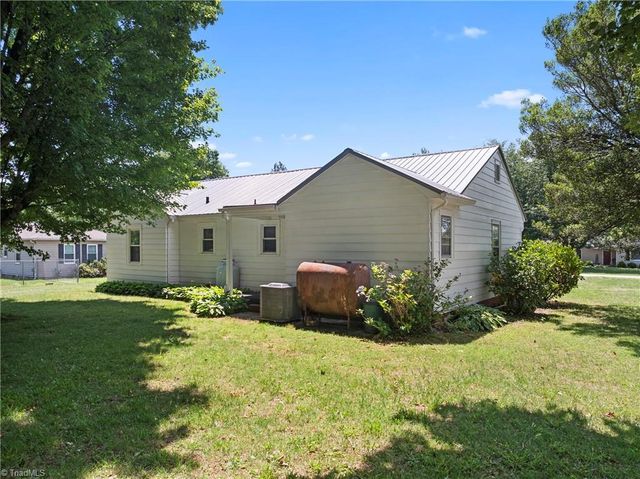 919 Alice Drive, Thomasville, NC 27360