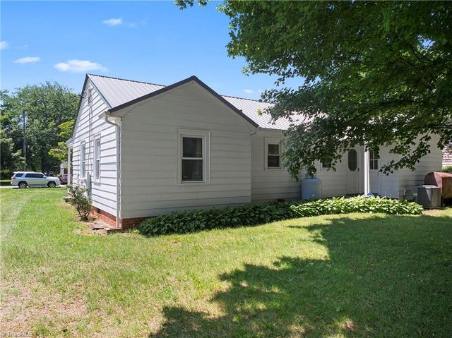 919 Alice Drive, Thomasville, NC 27360