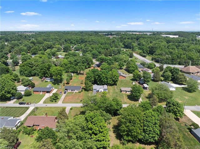 919 Alice Drive, Thomasville, NC 27360