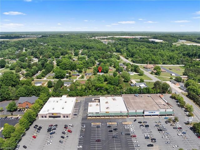 919 Alice Drive, Thomasville, NC 27360