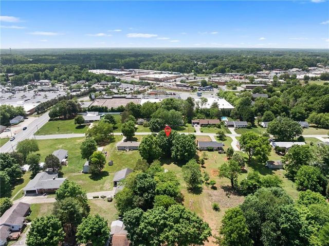 919 Alice Drive, Thomasville, NC 27360