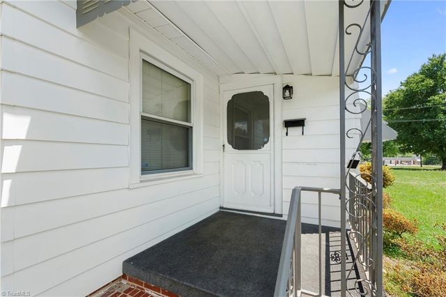 919 Alice Drive, Thomasville, NC 27360