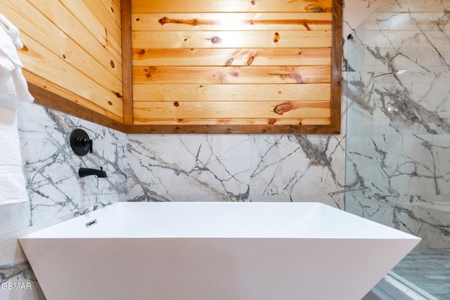 2028 Smoky Cove Road, Sevierville, TN 37876