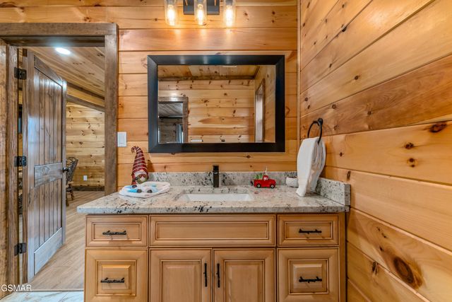 2028 Smoky Cove Road, Sevierville, TN 37876