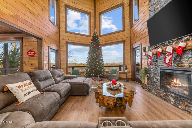 2028 Smoky Cove Road, Sevierville, TN 37876