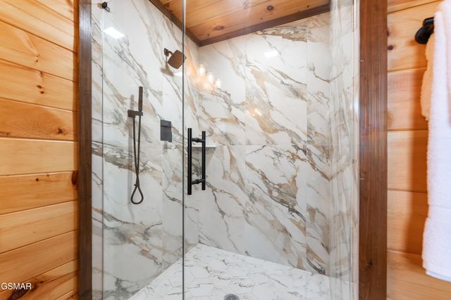 2028 Smoky Cove Road, Sevierville, TN 37876