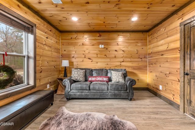 2028 Smoky Cove Road, Sevierville, TN 37876