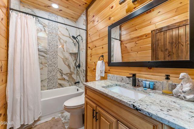 2028 Smoky Cove Road, Sevierville, TN 37876