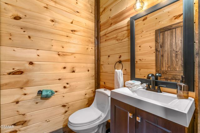 2028 Smoky Cove Road, Sevierville, TN 37876