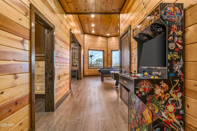 2028 Smoky Cove Road, Sevierville, TN 37876