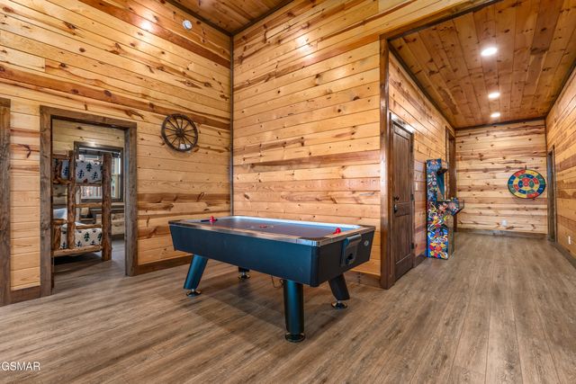 2028 Smoky Cove Road, Sevierville, TN 37876