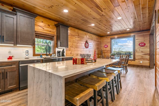 2028 Smoky Cove Road, Sevierville, TN 37876