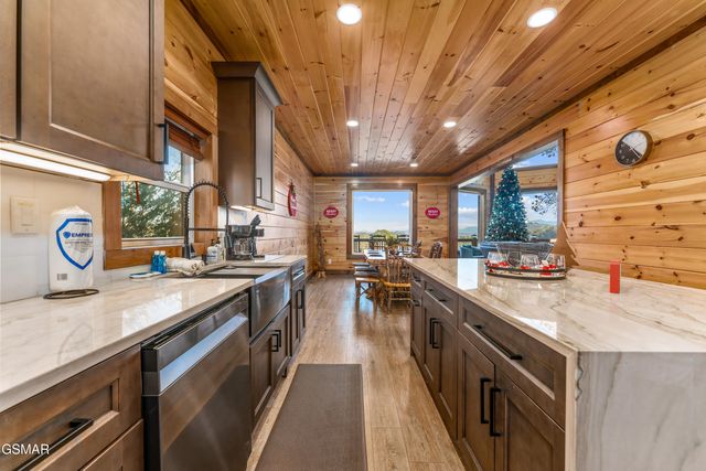 2028 Smoky Cove Road, Sevierville, TN 37876