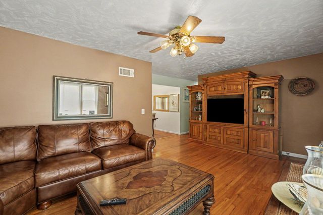 5114 N 49TH Street, Omaha, NE 68104