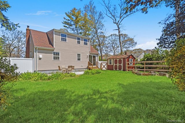 9 White Birch Lane, Remsenburg, NY 11960