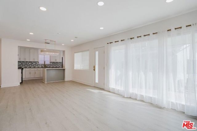 9620 Woodale Avenue, Arleta (los Angeles), CA 91331