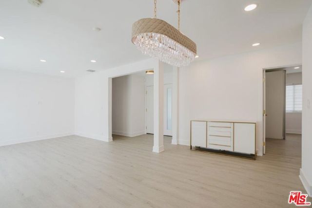9620 Woodale Avenue, Arleta (los Angeles), CA 91331