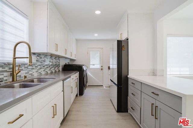 9620 Woodale Avenue, Arleta (los Angeles), CA 91331