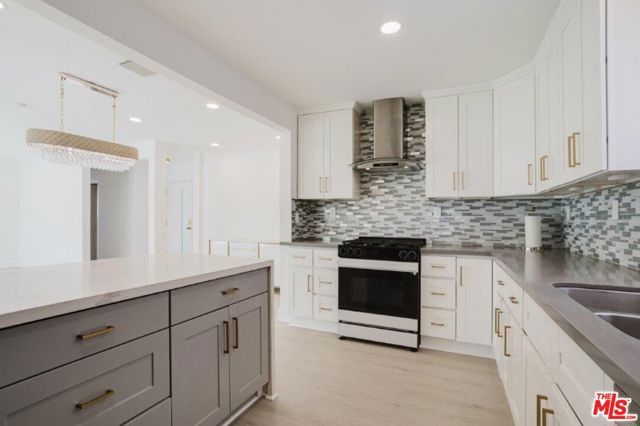9620 Woodale Avenue, Arleta (los Angeles), CA 91331