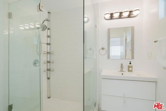 9620 Woodale Avenue, Arleta (los Angeles), CA 91331