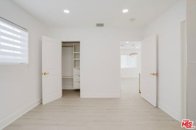 9620 Woodale Avenue, Arleta (los Angeles), CA 91331
