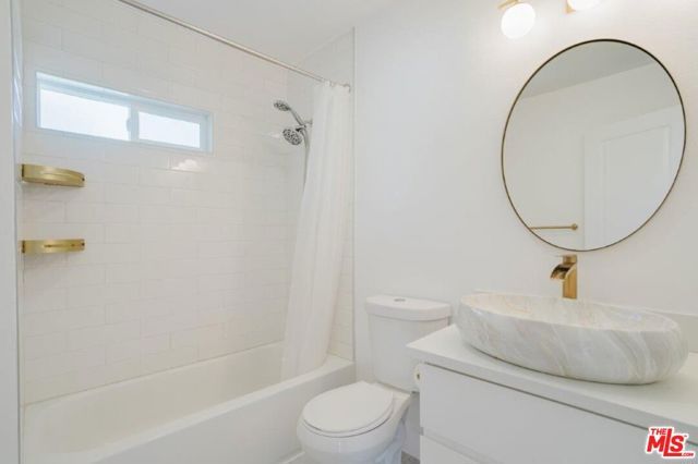 9620 Woodale Avenue, Arleta (los Angeles), CA 91331