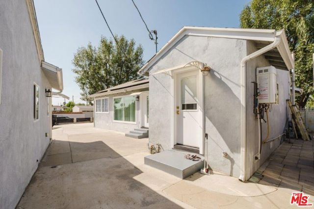 9620 Woodale Avenue, Arleta (los Angeles), CA 91331