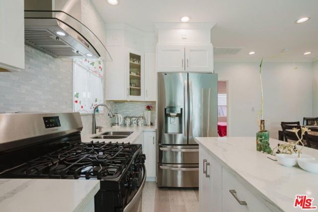 9620 Woodale Avenue, Arleta (los Angeles), CA 91331