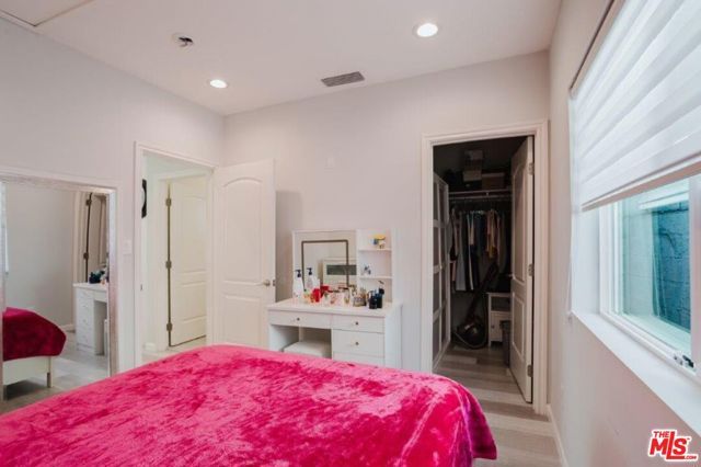 9620 Woodale Avenue, Arleta (los Angeles), CA 91331