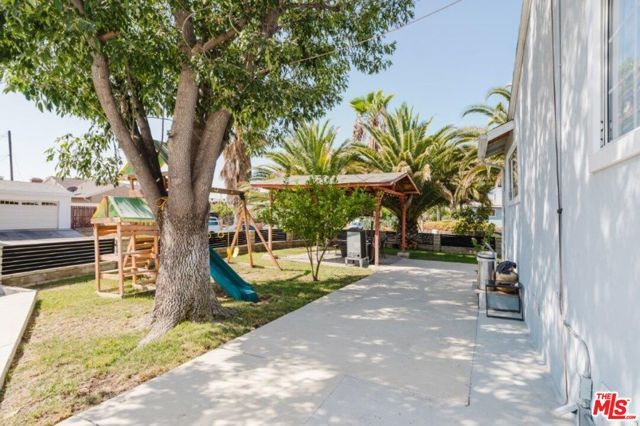 9620 Woodale Avenue, Arleta (los Angeles), CA 91331