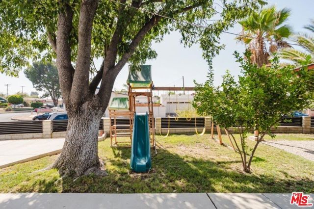 9620 Woodale Avenue, Arleta (los Angeles), CA 91331