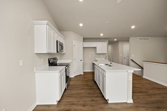 4400 Honey Bee Ridge, Des Moines, IA 50317