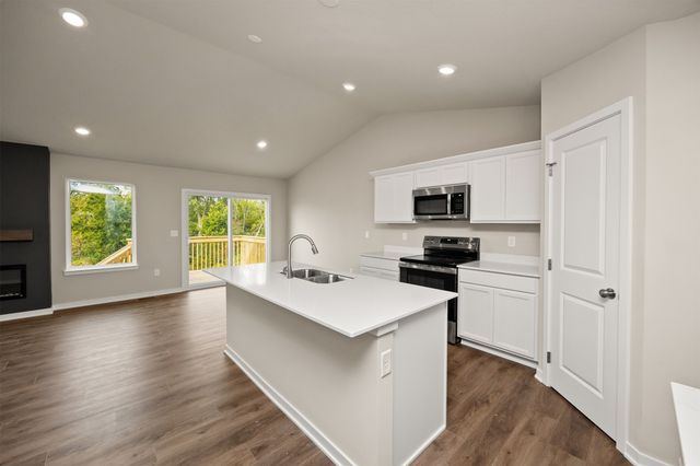 4400 Honey Bee Ridge, Des Moines, IA 50317