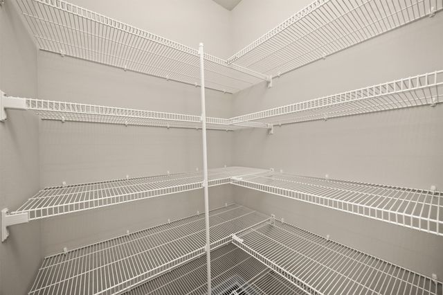 4400 Honey Bee Ridge, Des Moines, IA 50317