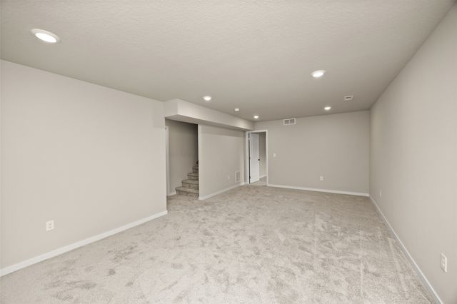 4400 Honey Bee Ridge, Des Moines, IA 50317