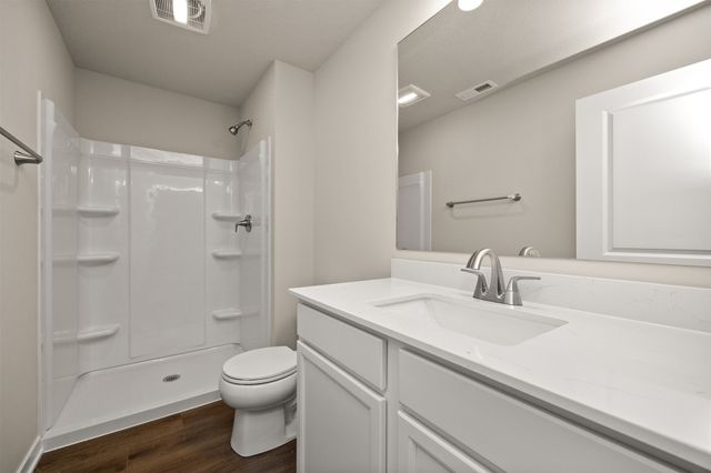 4400 Honey Bee Ridge, Des Moines, IA 50317