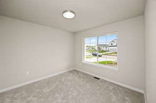 4400 Honey Bee Ridge, Des Moines, IA 50317