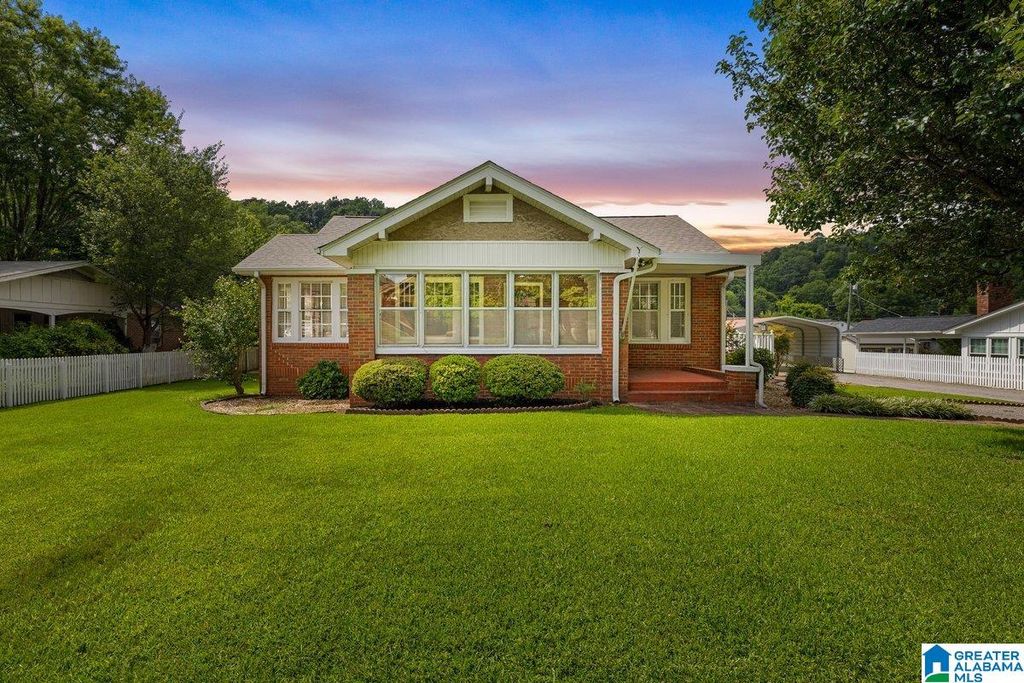 306 5TH AVENUE E, Oneonta, AL 35121