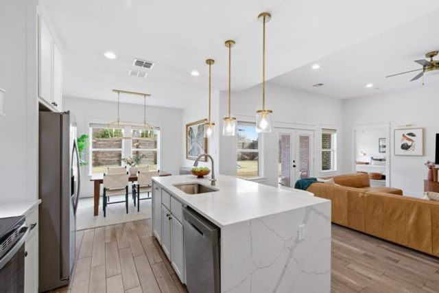 3247 Darvany Drive, Dallas, TX 75220