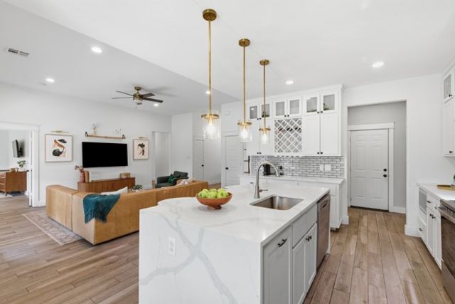 3247 Darvany Drive, Dallas, TX 75220