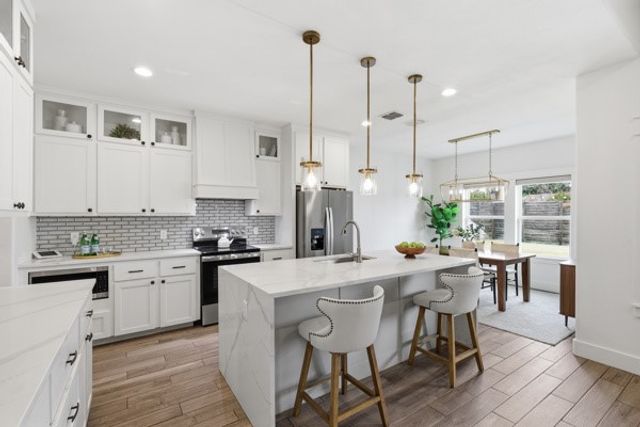 3247 Darvany Drive, Dallas, TX 75220