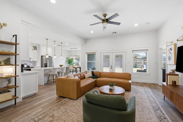 3247 Darvany Drive, Dallas, TX 75220