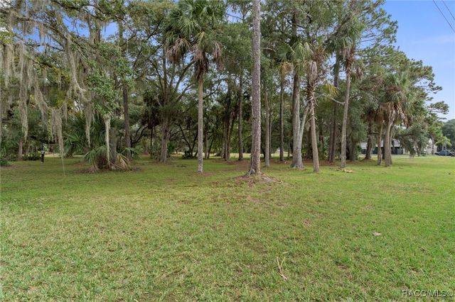 377 Highway 40 W, Inglis, FL 34449