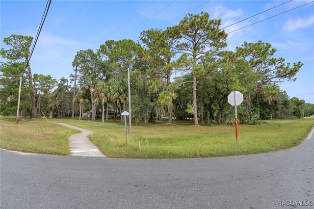 377 Highway 40 W, Inglis, FL 34449