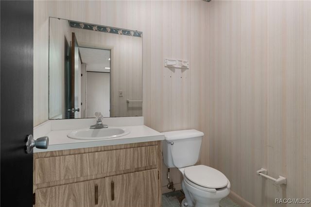 377 Highway 40 W, Inglis, FL 34449