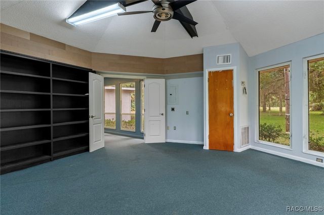 377 Highway 40 W, Inglis, FL 34449