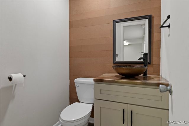 377 Highway 40 W, Inglis, FL 34449