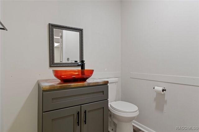 377 Highway 40 W, Inglis, FL 34449