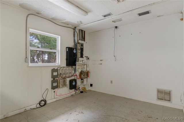 377 Highway 40 W, Inglis, FL 34449