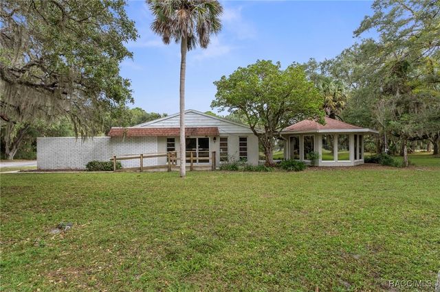 377 Highway 40 W, Inglis, FL 34449